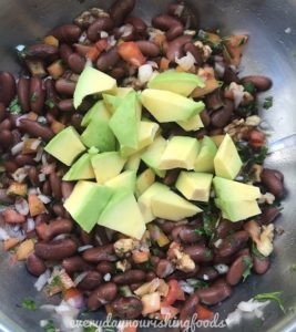 Kidney beans avocado salad steps