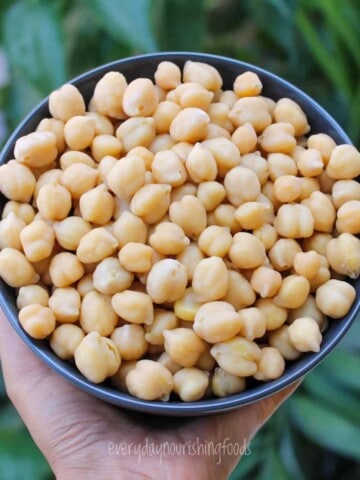 instant pot chickpeas in a bowl