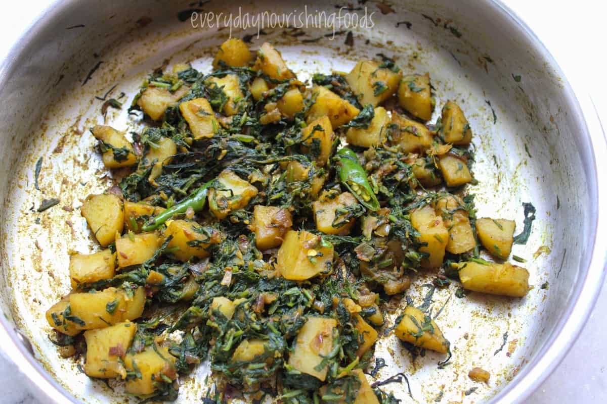 aloo palak curry in a pan