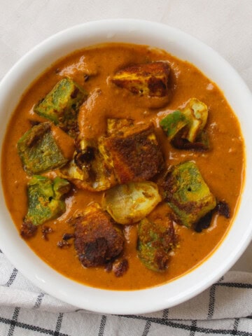 Restaurant-style vegan tofu tikka masala served warm with smoky tofu and a rich, creamy gravy.
